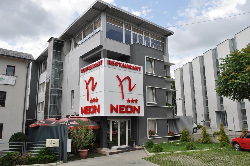 Hotel Neon Timişoara Exteriör bild